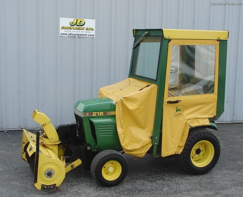 John Deere 216