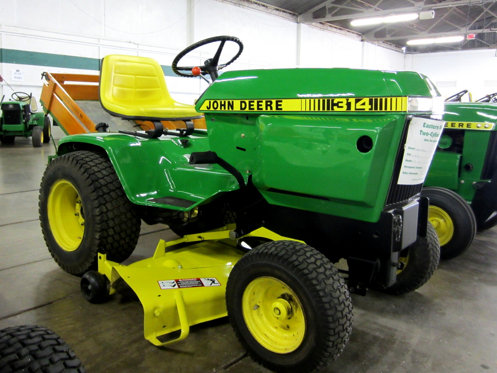 John Deere 314 | You can tell it has been restored, but ...