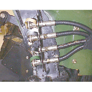 John Deere Rear Hydraulic Outlet Kit - LVB25606