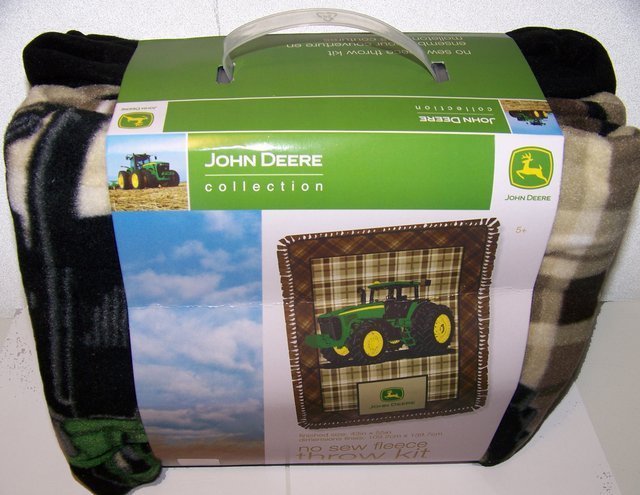 Fancy - JOHN DEERE Tractor No Sew FLEECE Throw Blanket Kit NEW