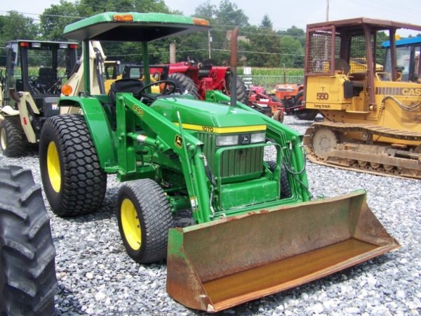 152: John Deere 1070 4x4 Tractor with loader : Lot 152