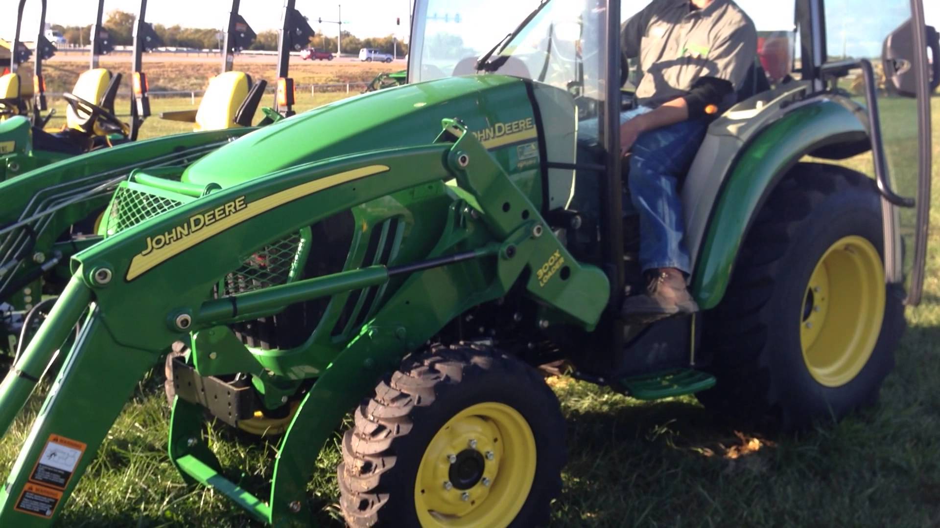 How to remove front end loader on John Deere 3000 & 4000 ...