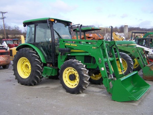 363: John Deere 5520 4x4 Farm Tractor w/Cab Loader : Lot 363
