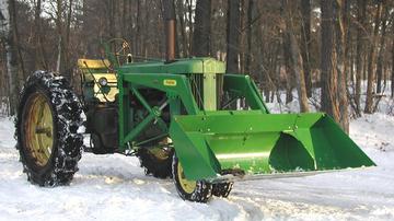 John Deere 60 / Loader - TractorShed.com