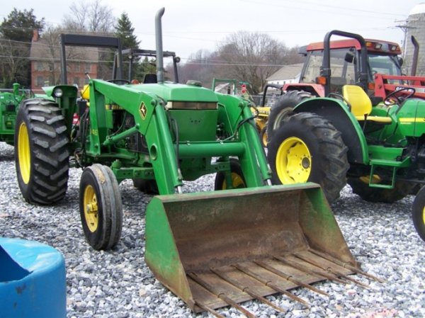 720: John Deere 2555 Farm Tractor with Loader : Lot 720