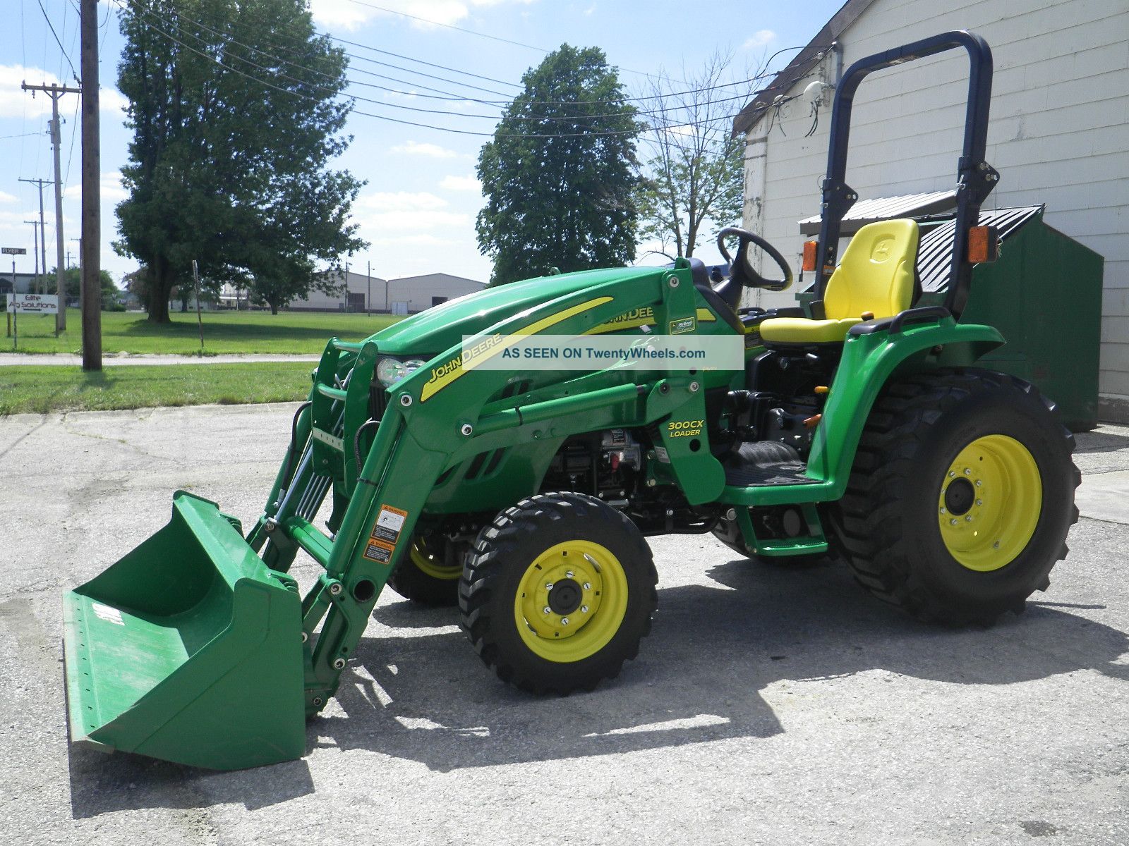 John Deere 3320 W/ 300cx Loader