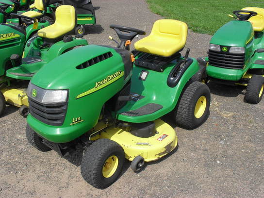 2005 John Deere L111 Lawn & Garden and Commercial Mowing ...