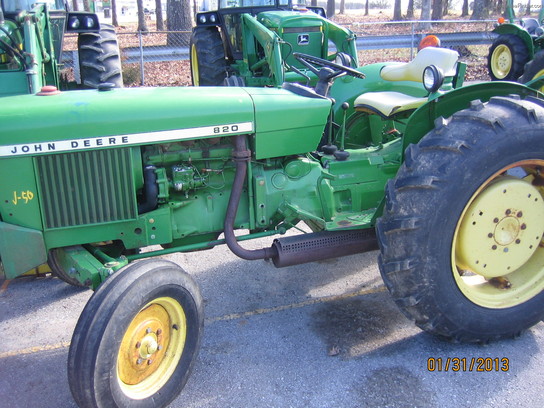John Deere 820 Tractors - Utility (40-100hp) - John Deere ...