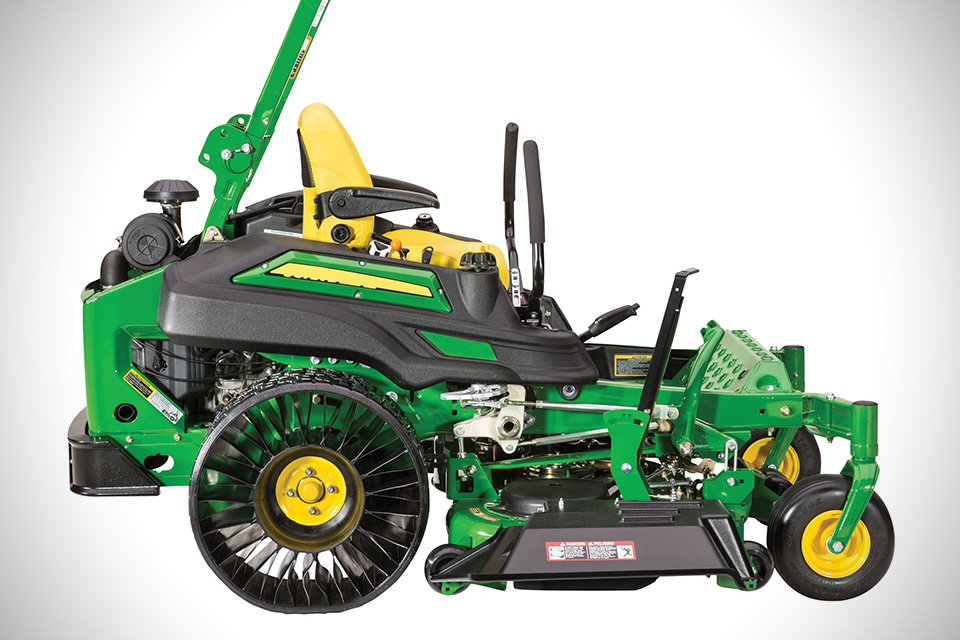 John Deere ZTrak 900 Mower Comes Equipped with Futuristic ...