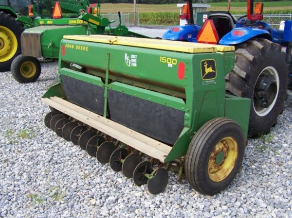 132: John Deere 1500 8' 3pt Power Seeder Drill, 8 Sp ...