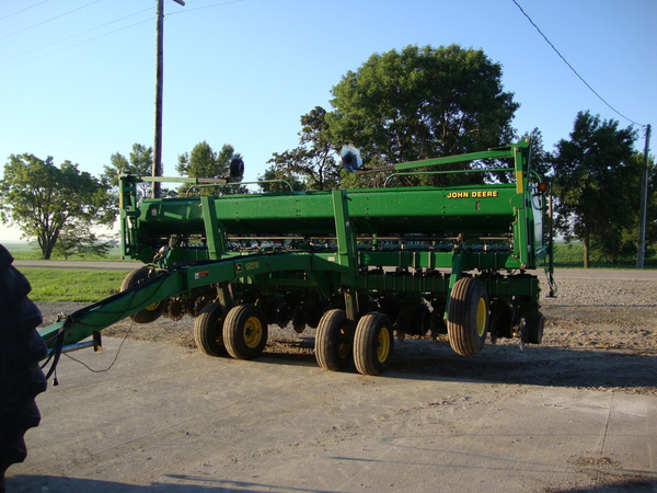 2000 John Deere 1530 Drill Pull photo, picture, image on ...