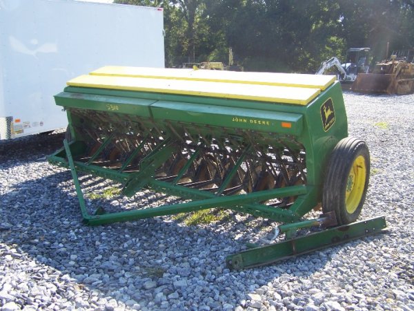 4410: John Deere 8300 10' Grain Drill for Tractors : Lot 4410