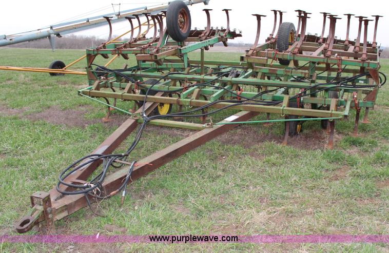 John Deere 1010 field cultivator | no-reserve auction on ...