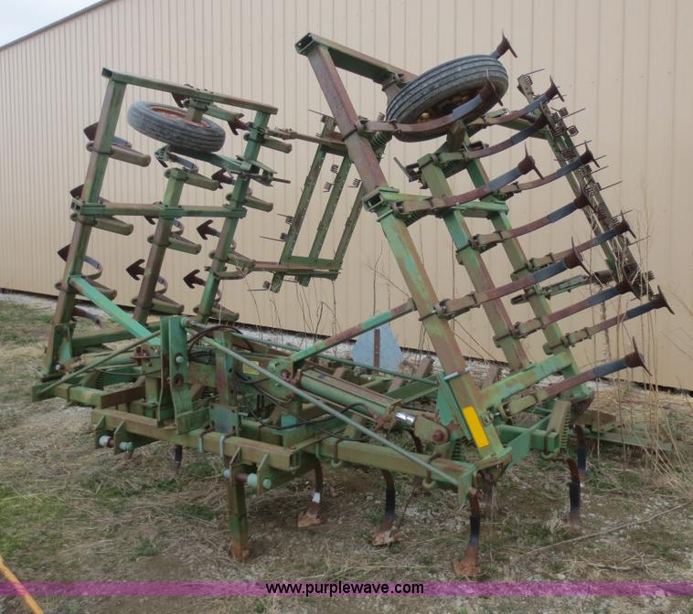 John Deere 960 field cultivator | no-reserve auction on ...