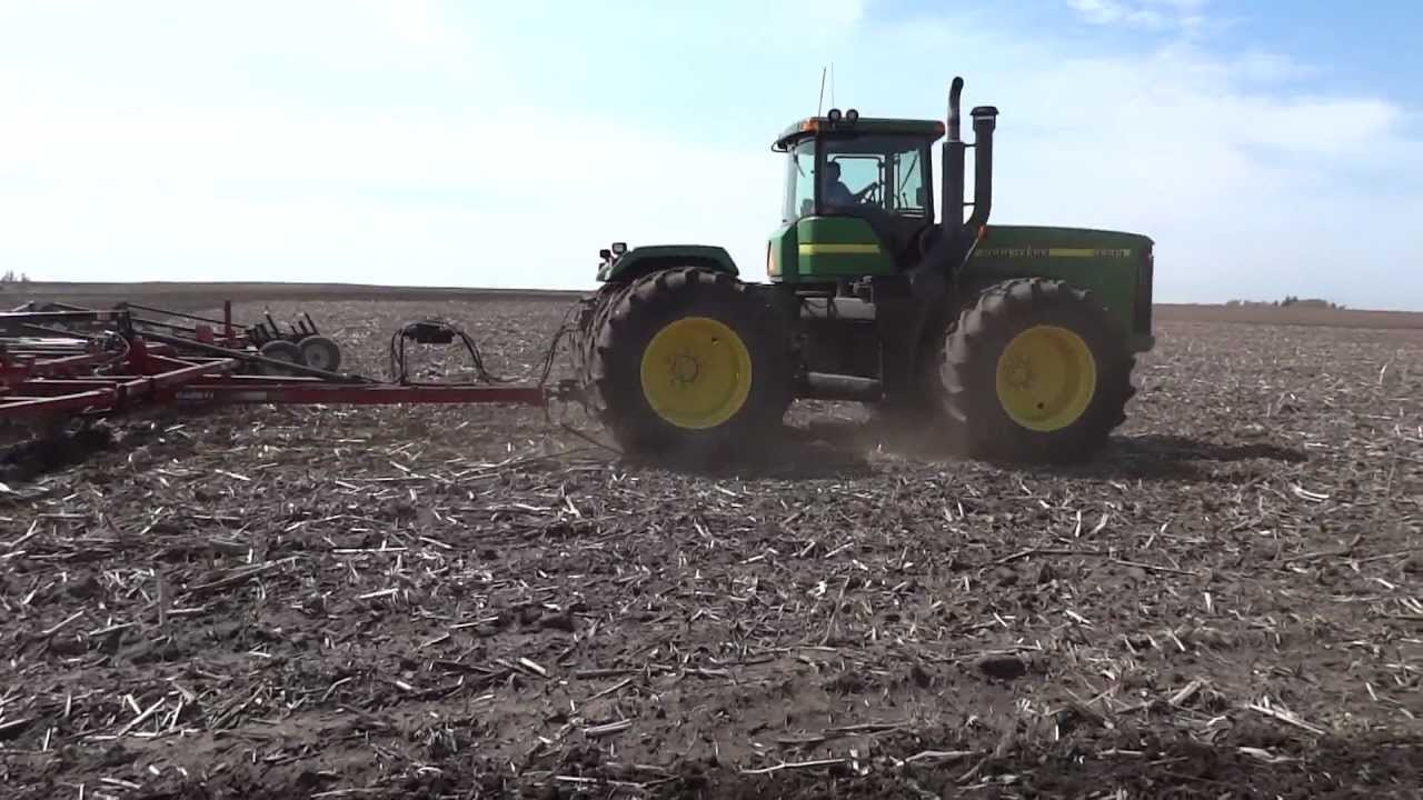 Spring Field Work - 50' Field Cultivator pulled by a John ...