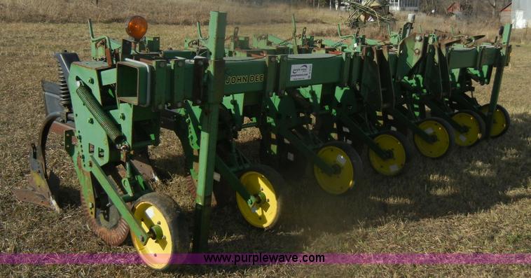 John Deere 886 no-till cultivator | no-reserve auction on ...