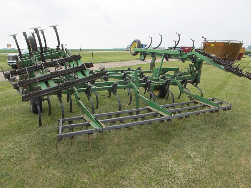 The all knowing cultivator. Культиватор John Deere 980 field Cultivator. Огневой культиватор ко-2,4. Виллок фарм борона. Spulchniacz-chwastownik aktywator.