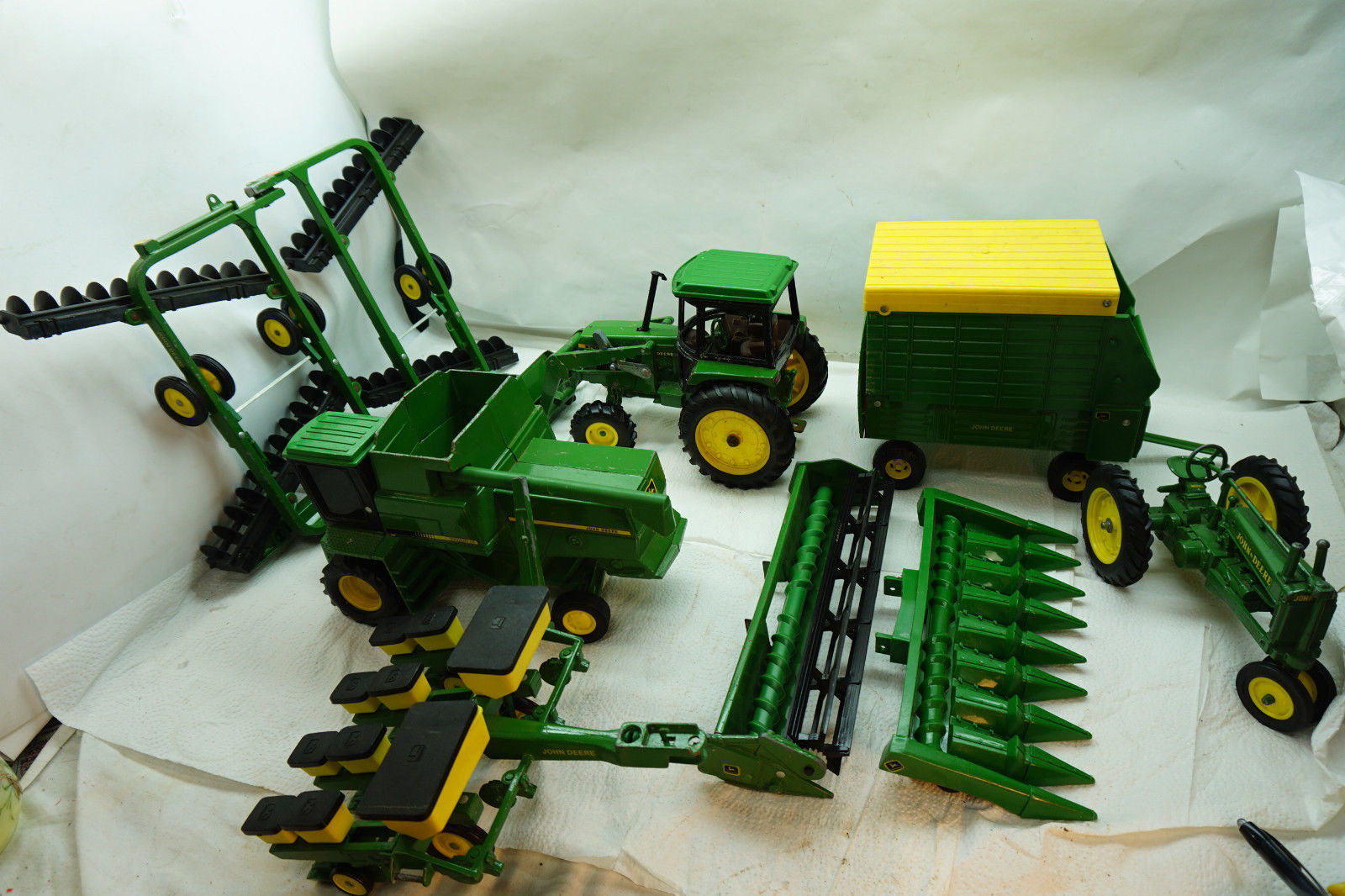 Ertl John Deere Toys 1/16 Farm Tractor Equipment Diecast ...