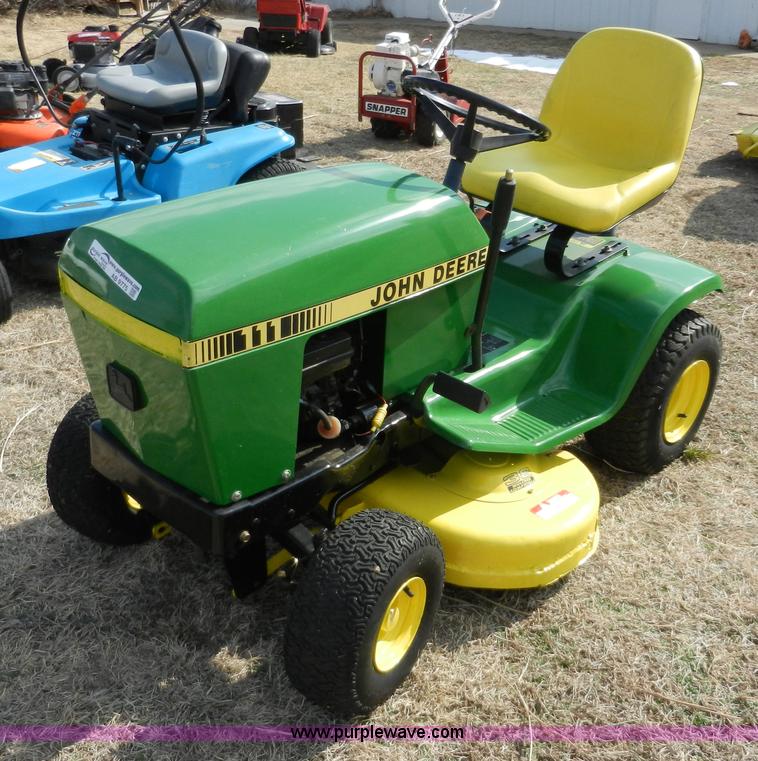 John Deere 111 lawn tractor | no-reserve auction on ...