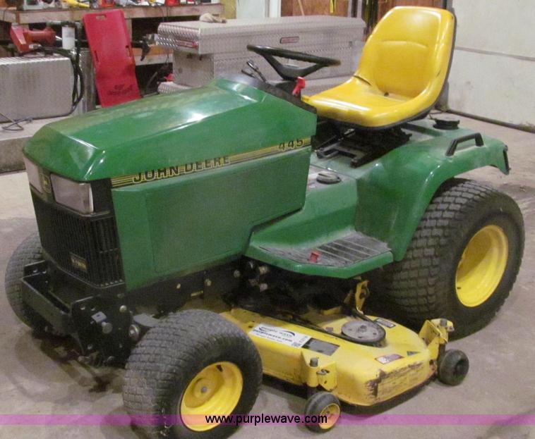 John Deere 445 lawn mower | no-reserve auction on Thursday ...