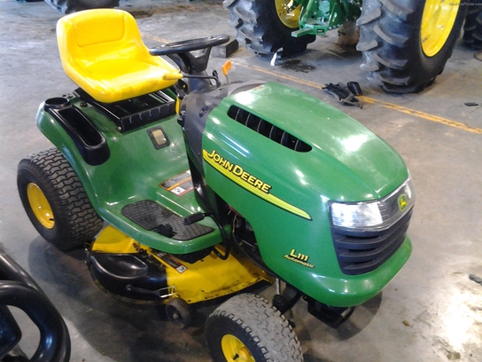 2005 John Deere L111 Lawn & Garden and Commercial Mowing ...