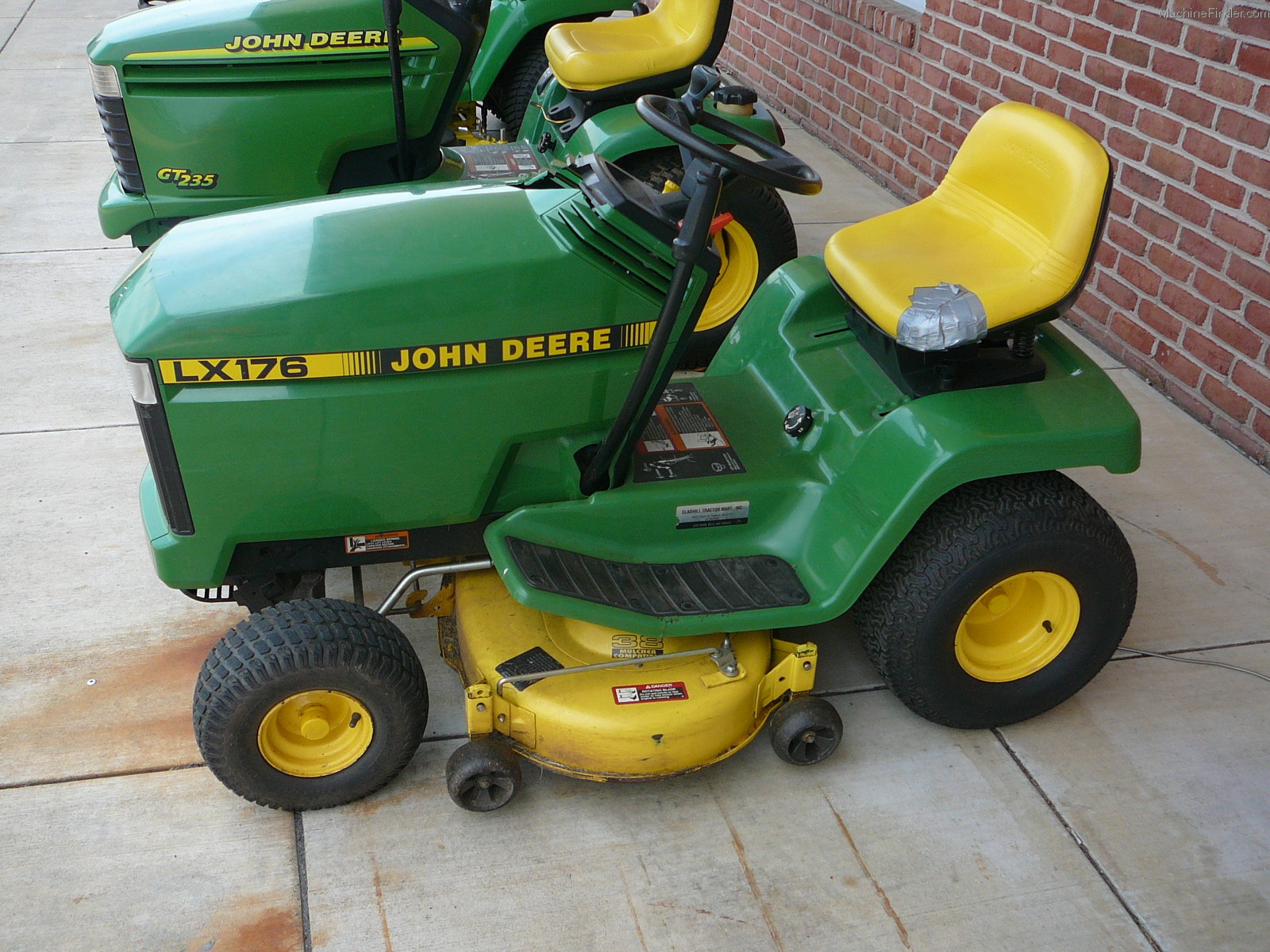 1995 John Deere LX176 Lawn & Garden and Commercial Mowing ...