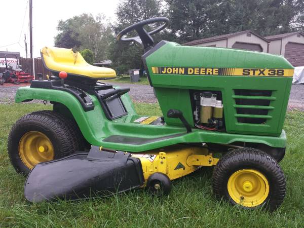 JOHN DEERE STX38 38CUT 12.5 HP LAWN TRACTOR - $475 ...