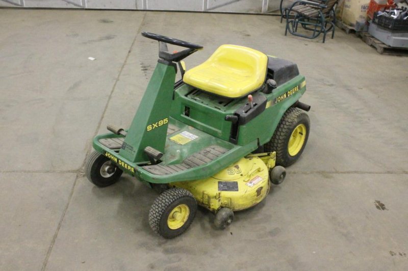 LOT #250 - JOHN DEERE SX95 LAWN MOWER, 38 DECK, 12.5 HP