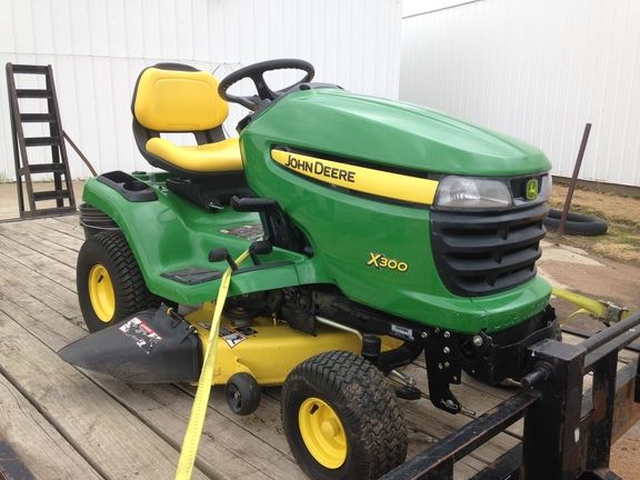 John Deere X300 - Year: 2010 - Lawn mowers - ID: FF220E0D ...