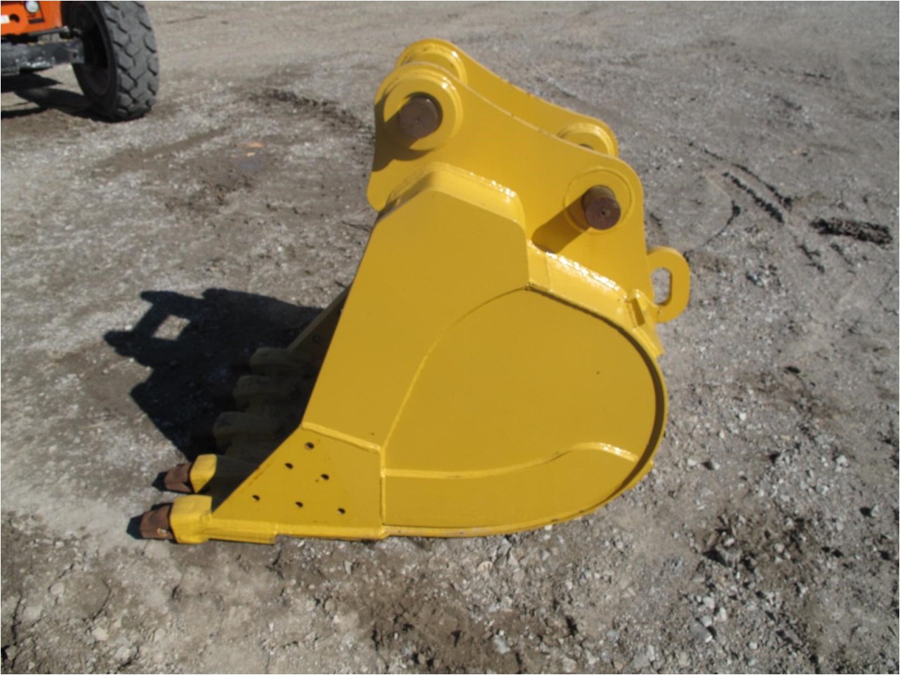 JOHN DEERE 200 Bucket Attachment for sale - Mid Country ...