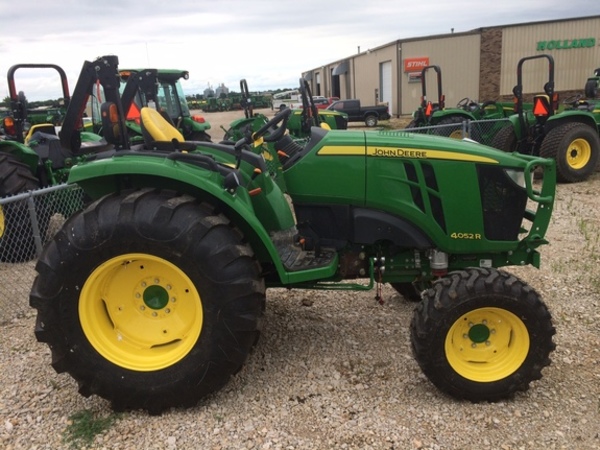 2015 John Deere 4052R Tractor - Geneseo, IL | Machinery Pete