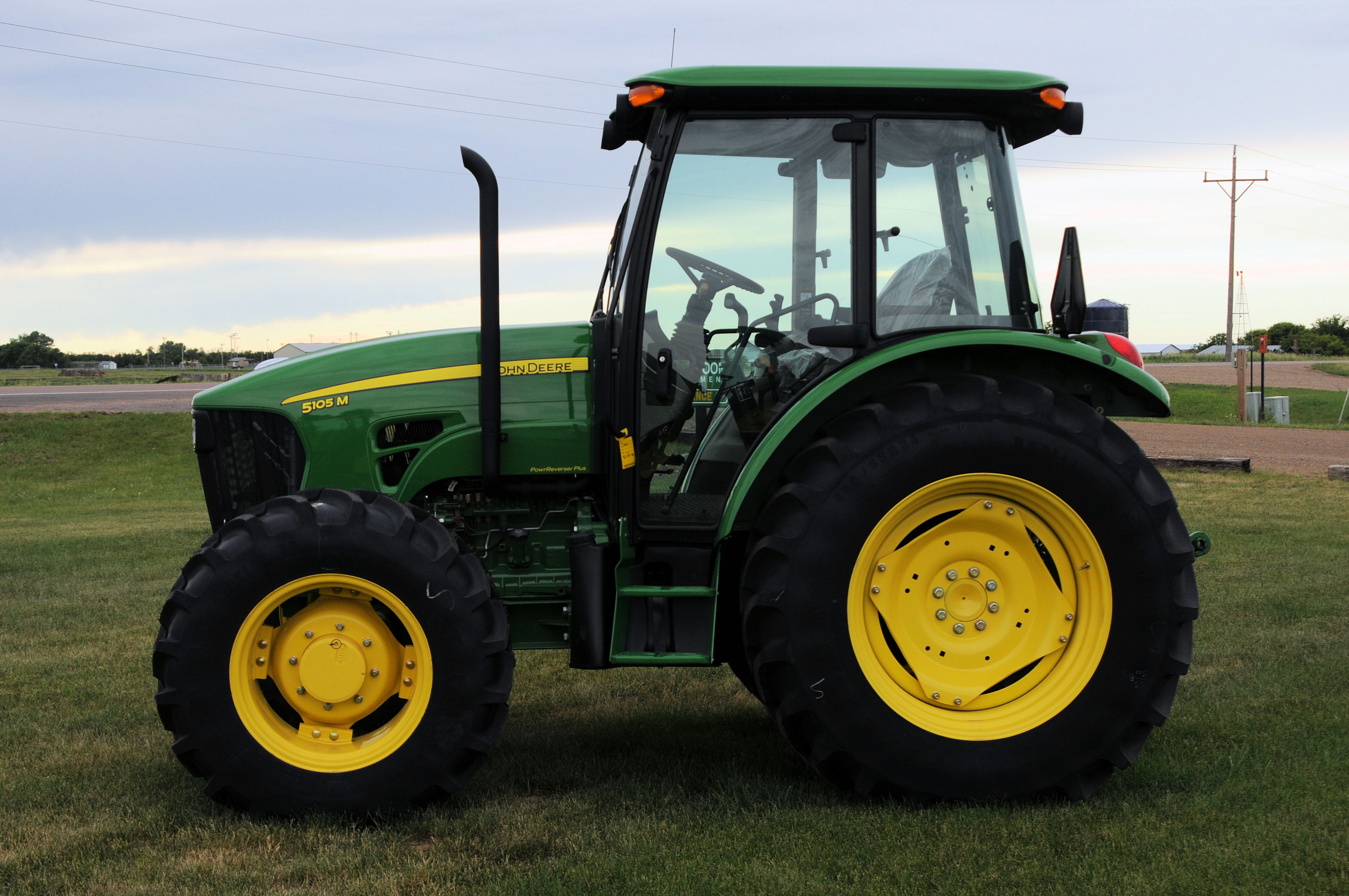 Трактор deere купить. John Deere 5105. Трактор Джон Дир John Deere. Трактор Джон Дир 195м. Трактор Джон Дир 6095 м.