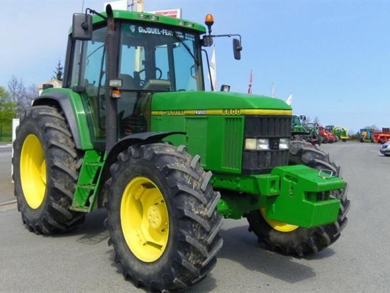 John Deere 6800 Tractor - technikboerse.com