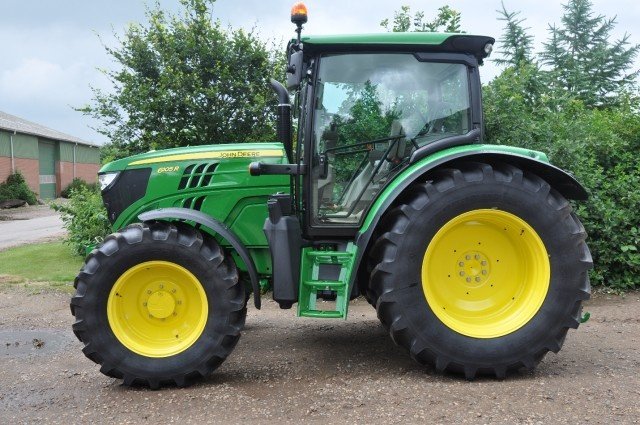 Tractor John Deere 6105r - technikboerse.com