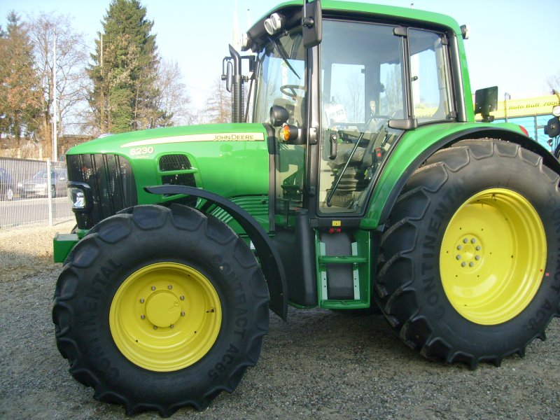 Tractor John Deere 6230 Premium - technikboerse.com