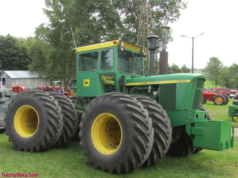 TractorData.com John Deere 7520 tractor photos information