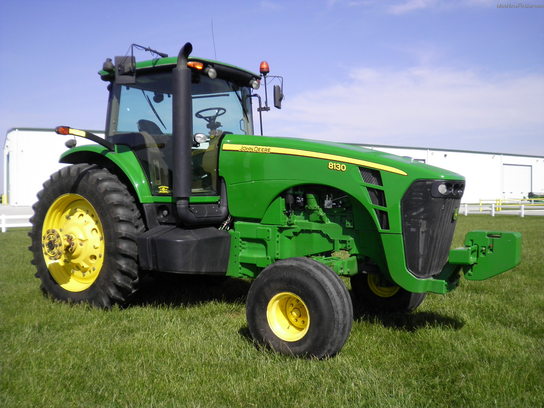 2007 John Deere 8130