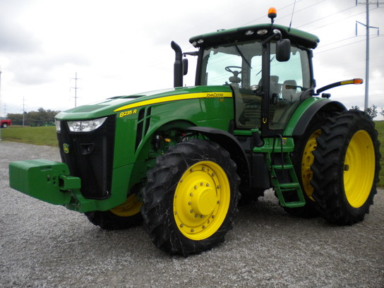 2011 John Deere 8235R Tractors - Row Crop (+100hp) - John ...
