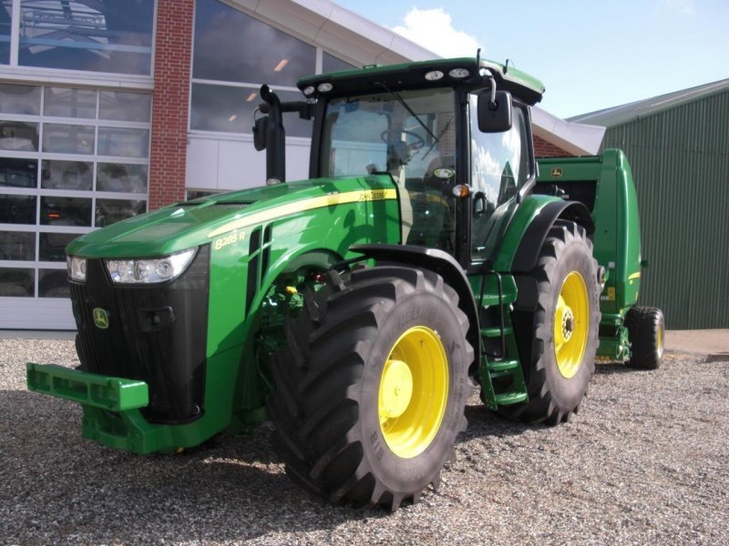 Tractor John Deere 8285R PLUS - technikboerse.com