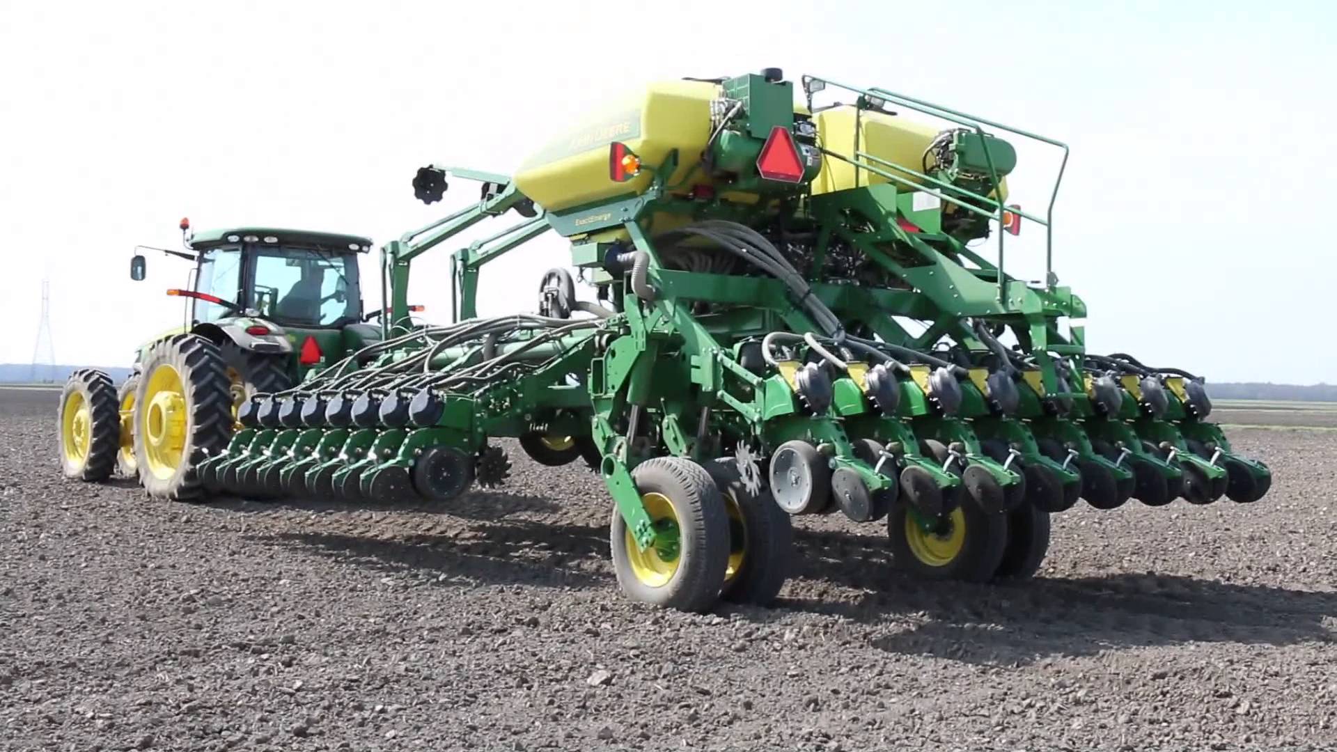 John Deere 24-row ExactEmerge planter, Purdue Agronomy - YouTube