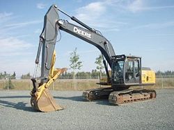John Deere 240D Hydraulic Excavator - RitchieWiki