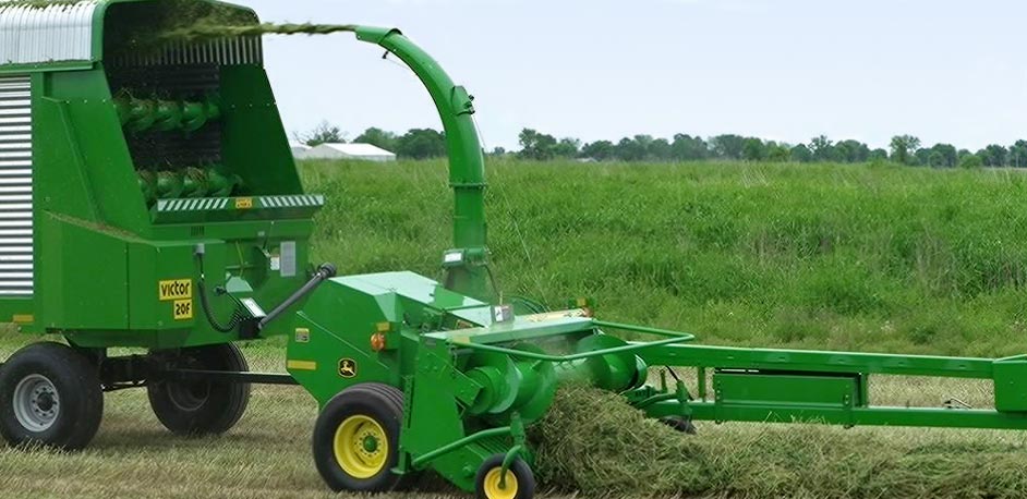 John Deere Pull -Type Forage Harvester Hay and Forage Equipment