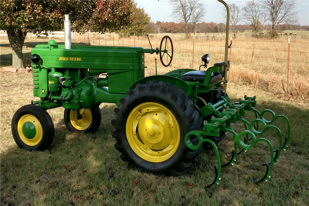 1950 JOHN DEERE M TRACTOR - 200674