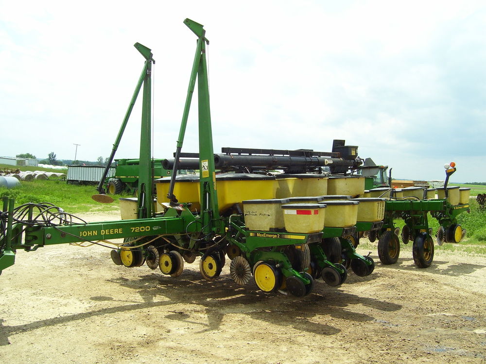 John Deere 7200 corn soybean planter 12 row 30 front fold no till ...