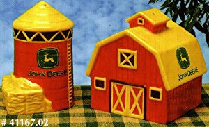 com: John Deere 'On the Farm' Ceramic Salt & Pepper Shaker Set - Barn ...