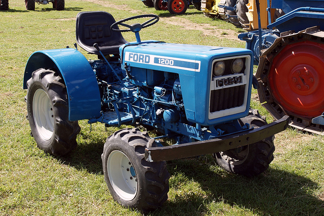Ford 1200 Tractor. | 2010 Crank up day at Edendale, Southlan ...
