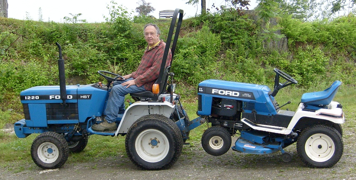 Ford 1220 Photo Gallery - TractorByNet.com
