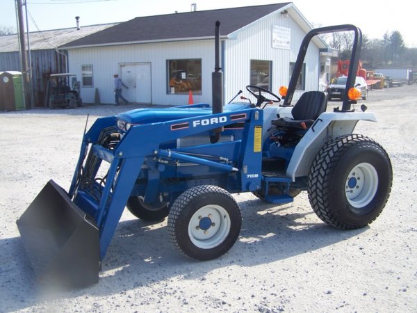 634: Ford 1720 4x4 Compact Tractor with Loader