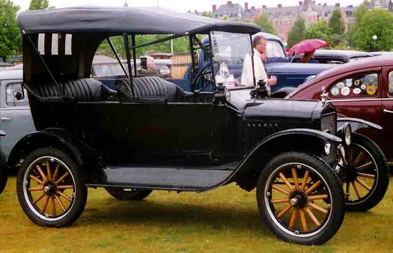 File:1920 Ford Model T Touring 2.jpg - Wikimedia Commons