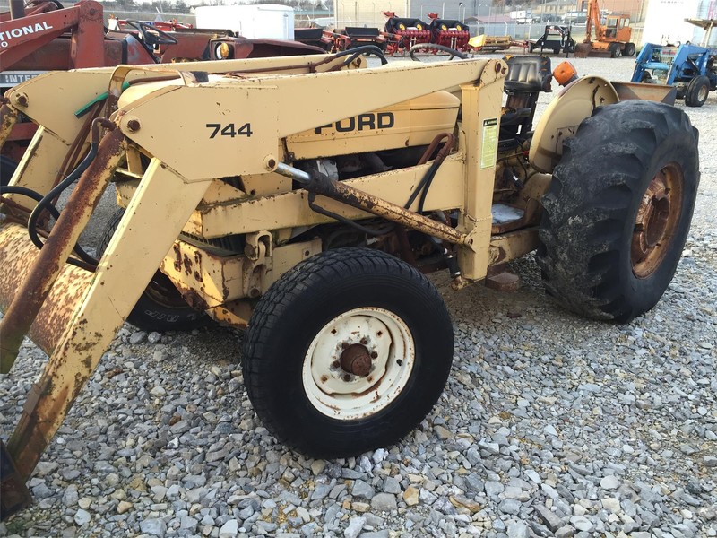 Ford 250C Tractor - Berryville, AR | Machinery Pete